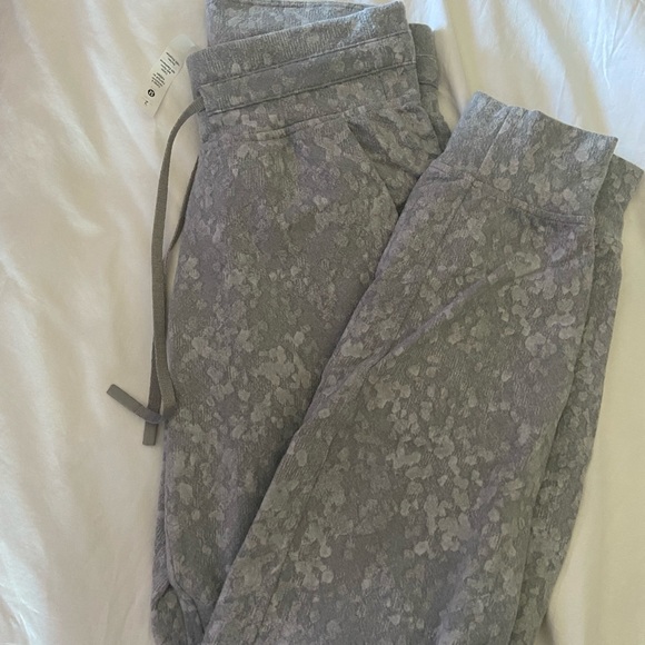Ready to Rulu Lululemon Joggers - Grey - Picture 2 of 4